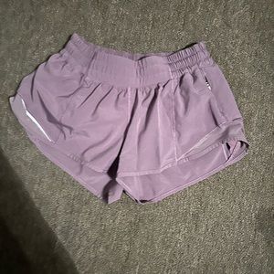 LULULEMON PURPLE SHORT🌂🦄☂️